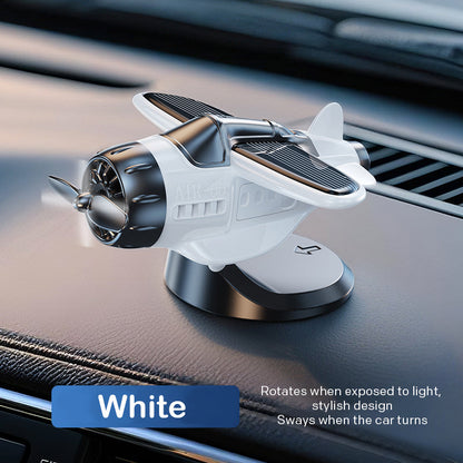 🛩️✨Autodoplňky ve tvaru letadla napájené sluneční energií
